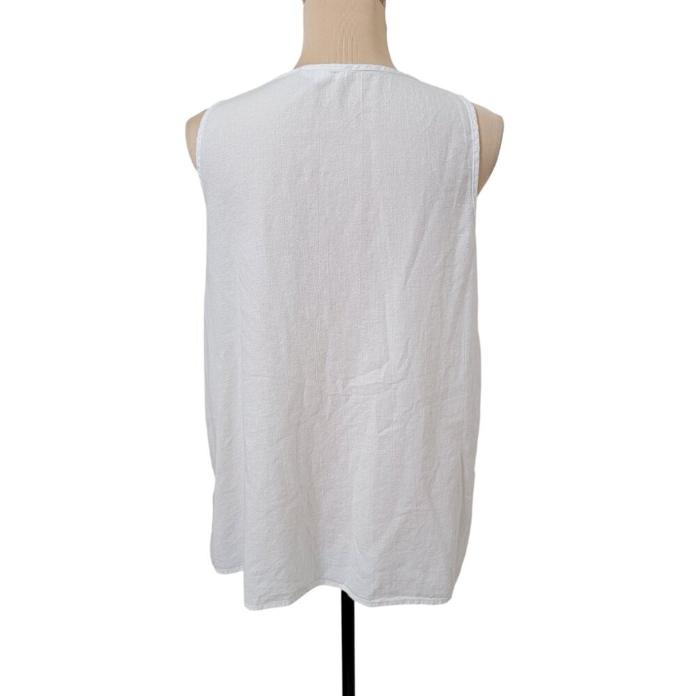 beachlunchlounge Size M White with Blue Embroidery Boho Sleeveless Top - Picture 5 of 12